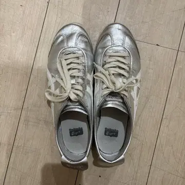 오니츠카타이거 실버