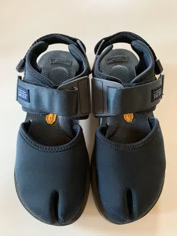 SUICOKE TABI 샌들 네이비