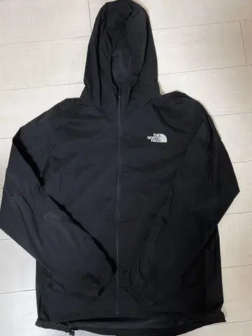 The North Face 블랙 후드 부착 나일론 자켓