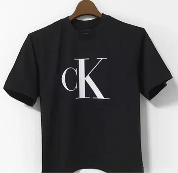 새상품 CALVIN KLEIN 로고 여성용 티셔츠 (박시 핏)