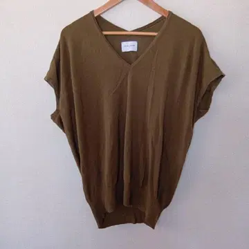 UNITED ARROWS 올리브 V넥 반팔 니트