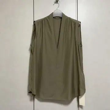 미사용 택 포함 칼리테 qualite 슬리브리스 블라우스