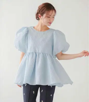 새상품급 백 리본 볼륨 슬리브 자카드 상의 fitmore