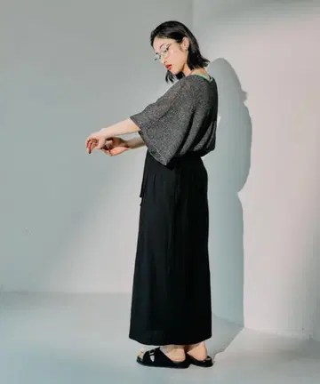 새상품 LEPSIM 블랙 타이트 스커트 허리 리본 포함