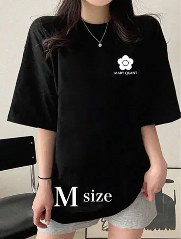 새상품! M 플라워 로고 반팔 티셔츠
