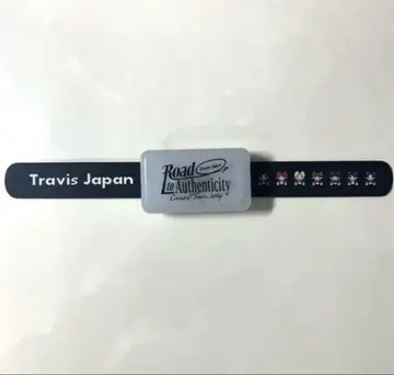 Travis Japan RoadtoAuthenticity 라이트 팔찌