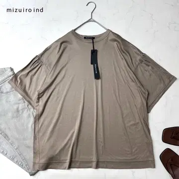 미사용 새상품 미즈이로 인드 개더 슬리브 와이드 T셔츠 베이지 계열