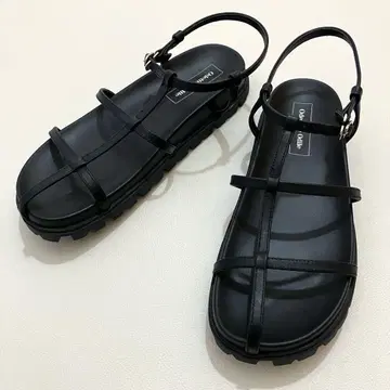 오데뜨 앤 오딜 크로스 라인 스트랩 샌들 블랙 사이즈 36
