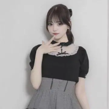 Pium 튤 프릴 도리 니트 탑