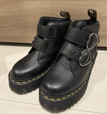 Dr. Martens 블랙 부츠 37