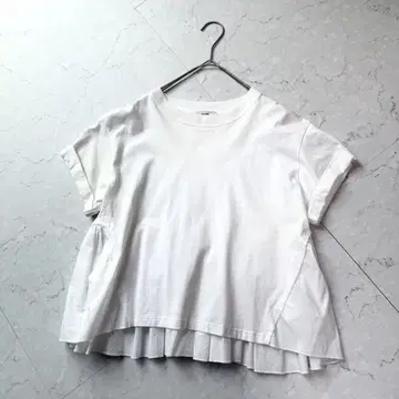클라네 백 프릴 티셔츠 1 화이트 BACK FRILL TEE