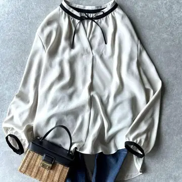 새상품급 23구 새틴 아문젠 리본 부착 스키퍼 블라우스 세탁 가능 3L
