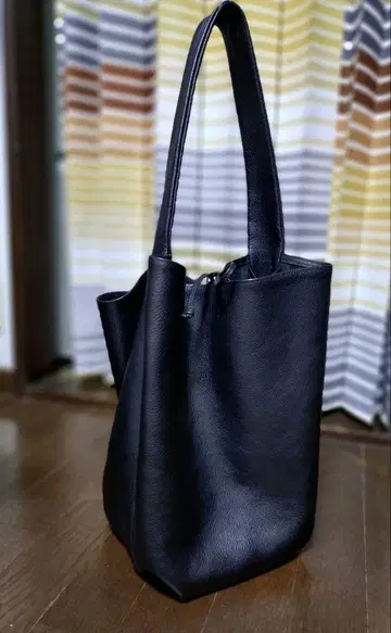 혼고 치카코 씨와 이자크 콜라보 백 블랙