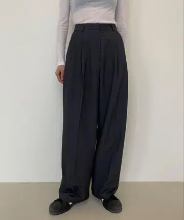 Didot.showroom 로우라이즈 투턱 와이드 슬랙스 여성용