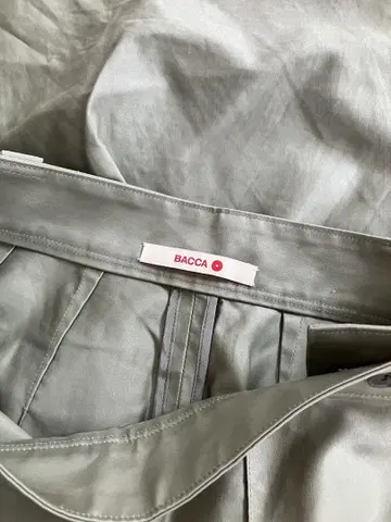 BACCA 올리브 그린 워크 팬츠