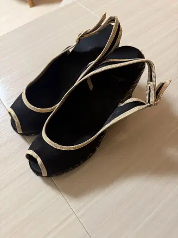 새상품급 카스타니에르 블랙 에스파드리유 스타일 샌들