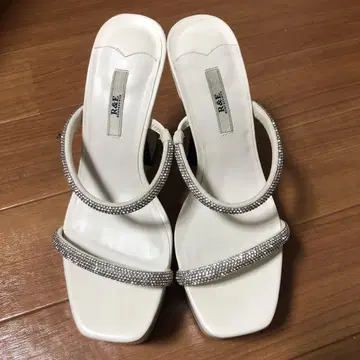 R&E 반짝이는 샌들