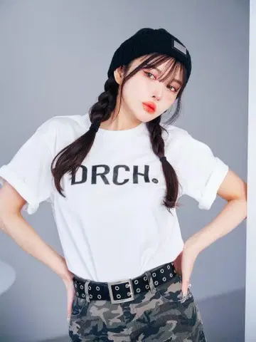 다리치 박스 로고 티셔츠