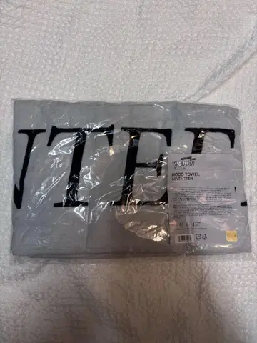 SEVENTEEN HOOD TOWEL