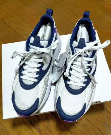 르꼬끄 스포르티브 스니커즈 미사용 새상품