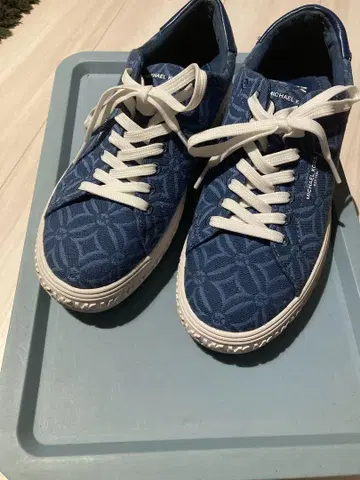 마이클코어스 스니커즈 24.5cm