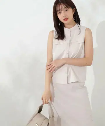 베이직 프론트 버튼 슬리브리스 블라우스 & 베이직 타이트 스커트