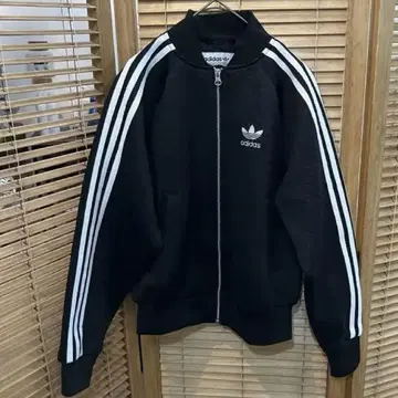 adidas 퀼팅 자켓 블랙