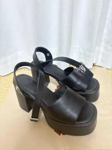 블랙 플랫폼 샌들 하이힐 통굽 위고 wego