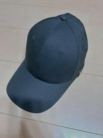 새상품 미사용 VARZAR 블랙 캡