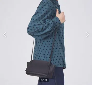 Ampersand 가죽 숄더백 블랙