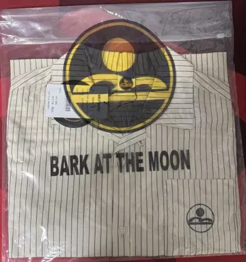 BARK AT THE MOON 스트라이프 오픈 카라 셔츠
