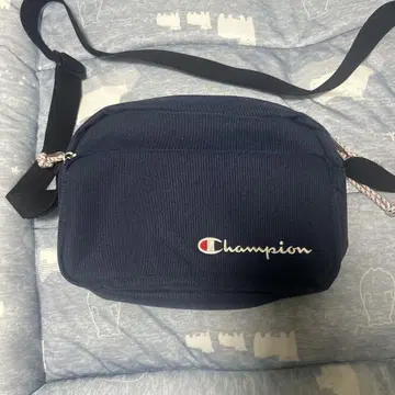 Champion 네이비 숄더백