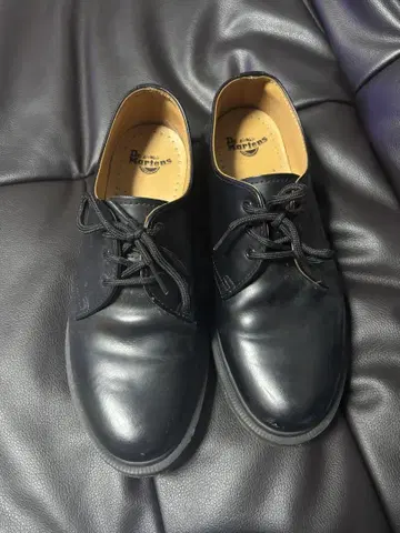 Dr. Martens 블랙 로퍼 닥터 마치 3홀