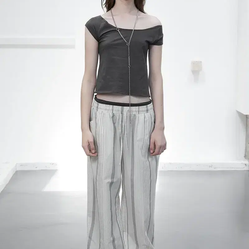 Ceric Balloon Sleeveless Dress (New) on Bunjang Global Site.