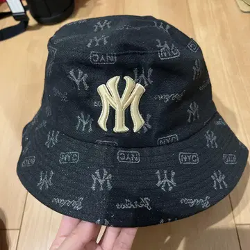 NY 로고 블랙 버킷 햇
