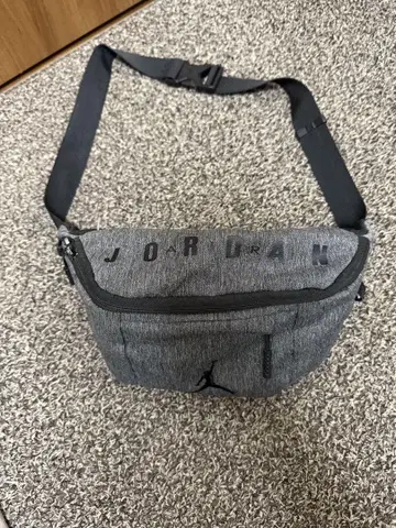 JORDAN 바디백 그레이