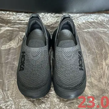 새상품급 HOKA 호카오네오네 슬립온 블랙 23.0