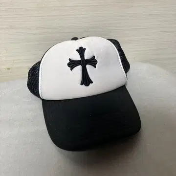 크로스 자수 트래커 캡 화이트/블랙