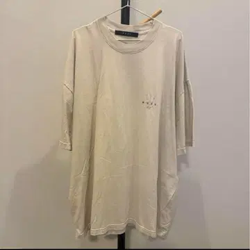 MUZE 베이지 오버 사이즈 티셔츠