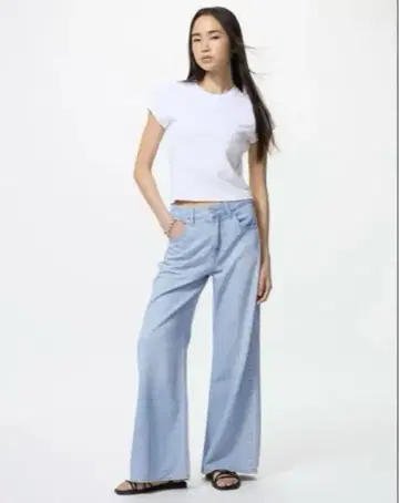 유니클로 드레이프 와이드 플레어 청바지