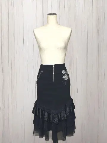 오즈 오네스트 고딕 티어드 프릴 스커트
