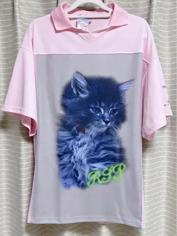 raspberry pie 축구 티셔츠 NewJeans 해린 착용