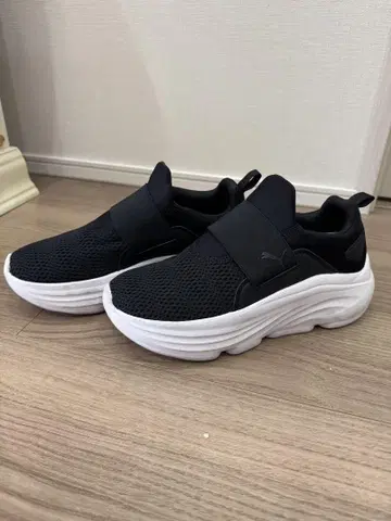 새상품급 PUMA 푸마 스니커즈 슬립온 통굽 24cm
