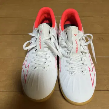 미즈노 레뷸라 축구화 화이트/핑크 25cm