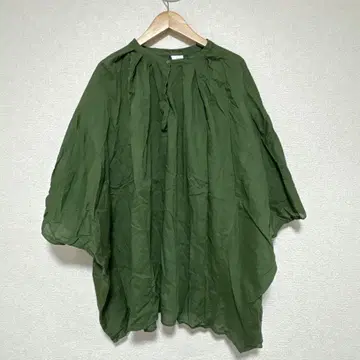 어반 리서치 도어스 코튼 보일 턱 와이드 블라우스 그린