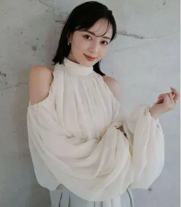 anuans 쉬폰 볼륨 블라우스 아이보리