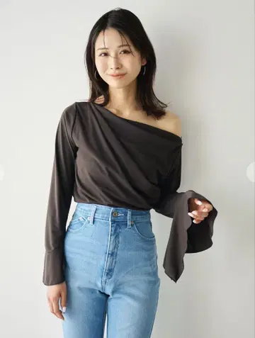 Aimeine 에메인/ 드레이프 넥 커프스 슬리브 블라우스 차콜