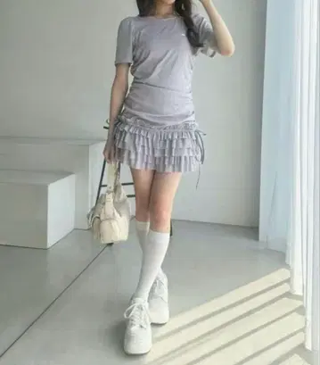 NICE CLAUP 드로스트 컷 미니 원피스