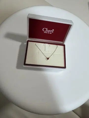 Cheri 골드 하트 목걸이