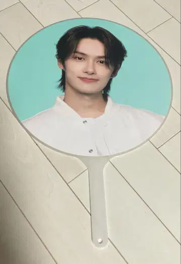 SEVENTEEN 세부치 준 부채 팔로우